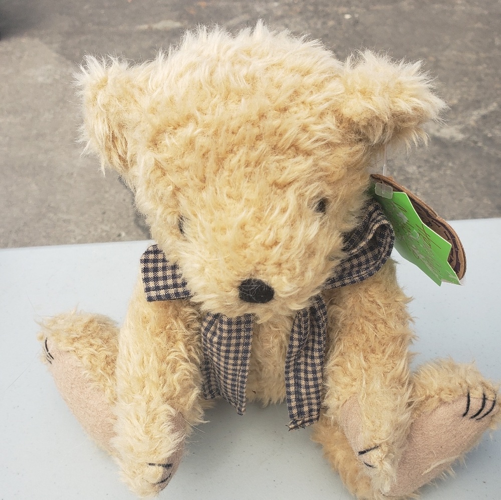 Heartfelt Collectibles Bear "Reggie"